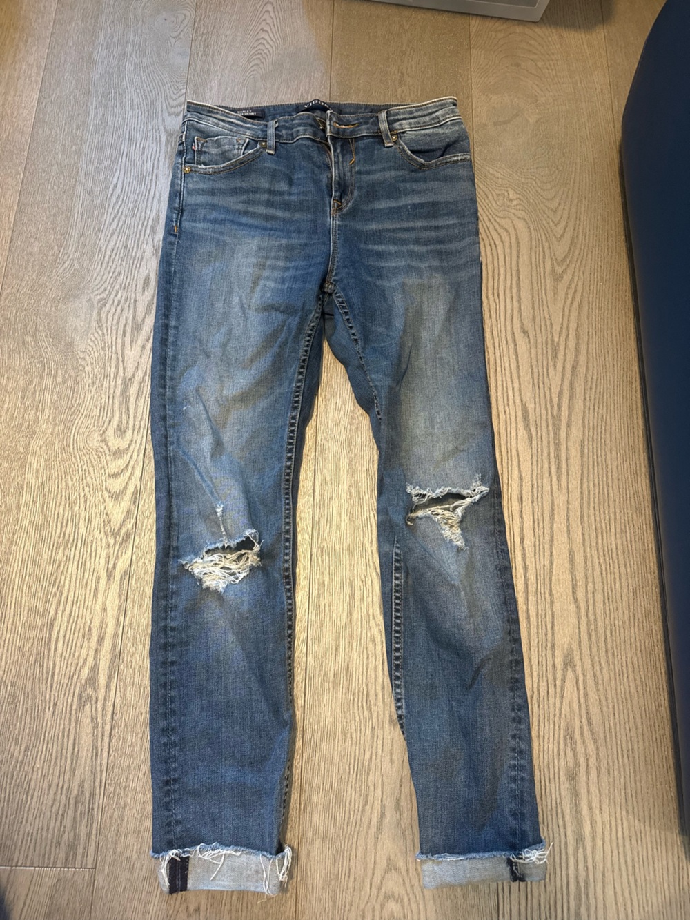 Vigoss Distressed Skinny Jeans in Blue